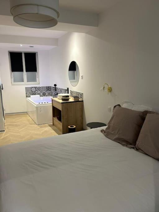Appartement Spa 2 Pers-Couteliers-Centre Ville 물랭 외부 사진